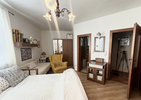 NA PREDAJ! 5i veľký rodinný dom, 230m2, obec Brezolupy, BNB