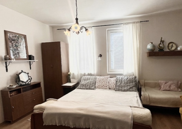 NA PREDAJ! 5i veľký rodinný dom, 230m2, obec Brezolupy, BNB