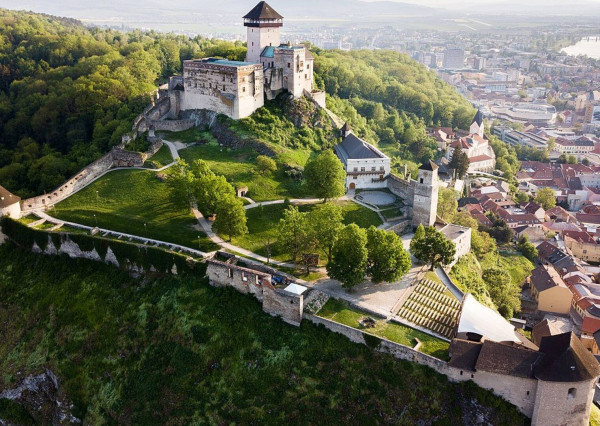 PRIPRAVUJEME! Priestranný, 3,5 -izbový byt, 73 m2, Trenčín.