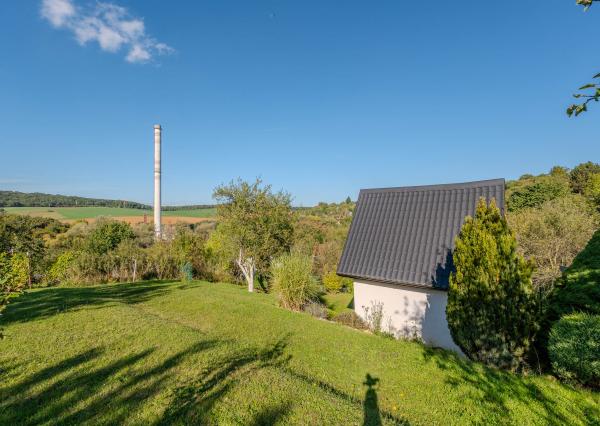 IBA U NÁS! Na predaj chatka novostavba Trenčín Chrásť,448 m2