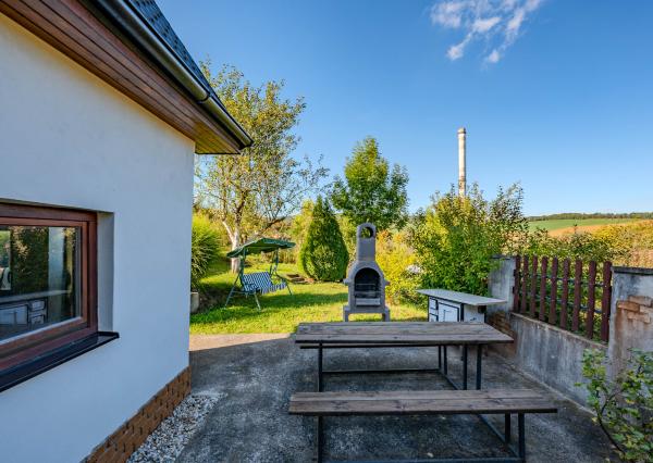 IBA U NÁS! Na predaj chatka novostavba Trenčín Chrásť,448 m2