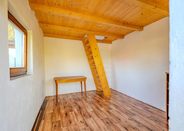 IBA U NÁS! Na predaj chatka novostavba Trenčín Chrásť,448 m2
