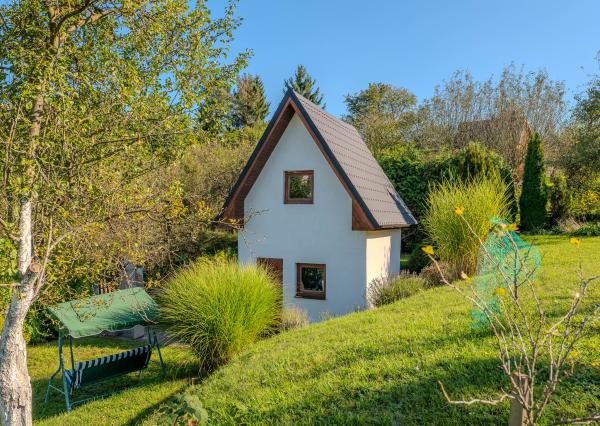 IBA U NÁS! Na predaj chatka novostavba Trenčín Chrásť,448 m2