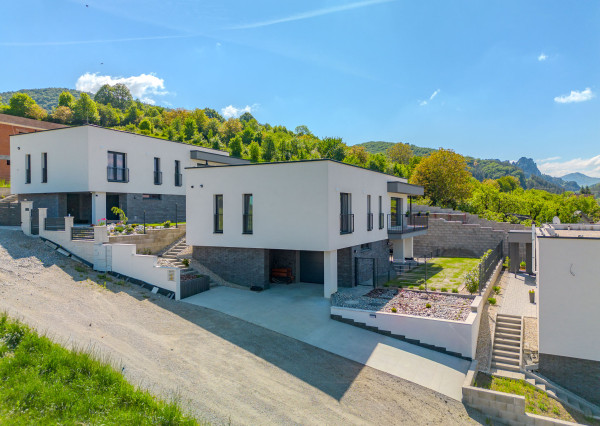 IBA U NÁS!Na predaj 5i novostavba,Jablonové, okr.Bytča 481m2