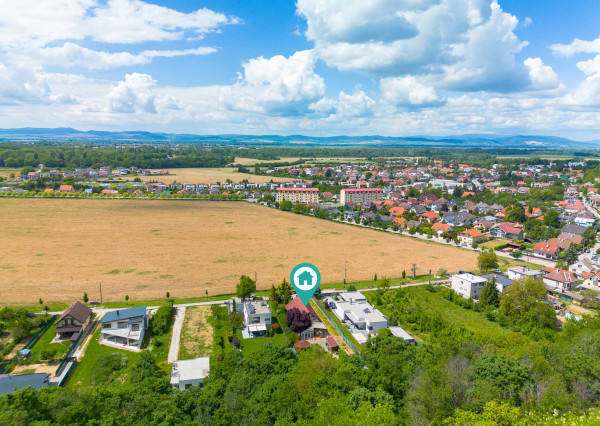 IBA U NÁS! Výnimočný dom pod lesom, 250 m2, Moravany n. V.