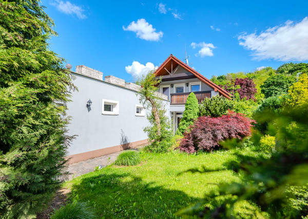 IBA U NÁS! Výnimočný dom pod lesom, 250 m2, Moravany n. V.