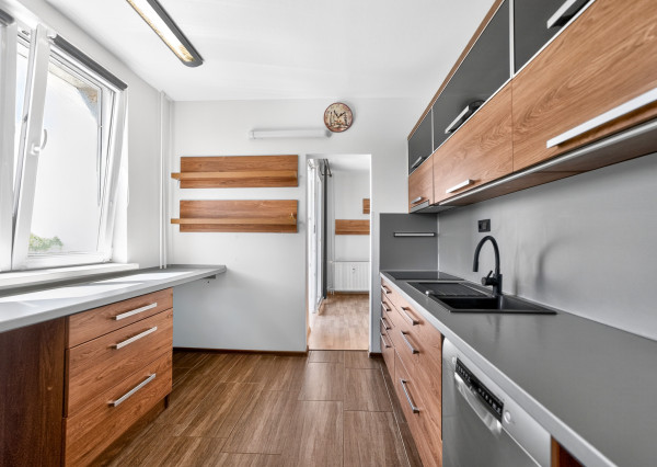 IBA U NÁS! Slnečný 3-izbový byt, 65 m2, Trenčín - JUH.