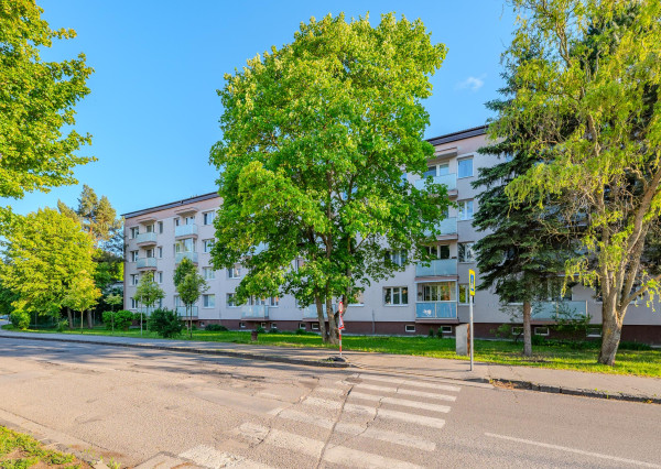 IBA U NÁS! Priestranný, 3,5 -izbový byt, 73 m2, Trenčín.
