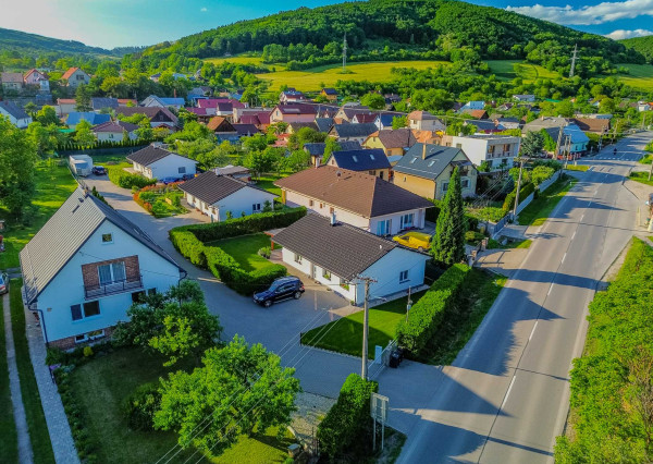 IBA U NÁS! Novostavba 4-iz. bungalovu v Lednických Rovniach