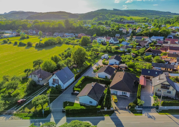 IBA U NÁS! Novostavba 4-iz. bungalovu v Lednických Rovniach