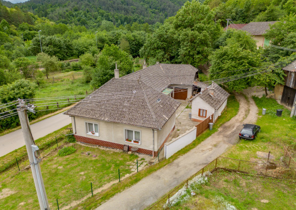 IBA U NÁS! Rodinný dom pod Čachtickým hradom,Višňové,NMnV