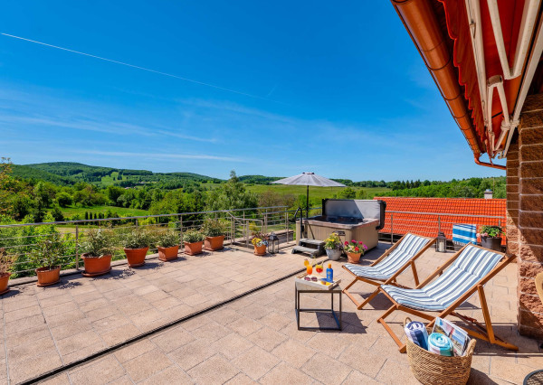 IBA U NÁS!Rodinný 6i dom-sídlo, 9008m2 pozemok, Nová Baňa