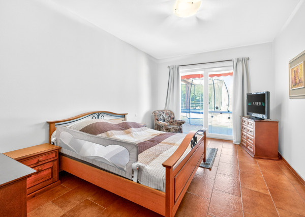 IBA U NÁS!Rodinný 6i dom-sídlo, 9008m2 pozemok, Nová Baňa