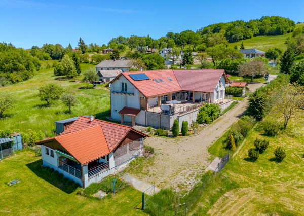 IBA U NÁS!Rodinný 6i dom-sídlo, 9008m2 pozemok, Nová Baňa