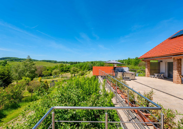 IBA U NÁS!Rodinný 6i dom-sídlo, 9008m2 pozemok, Nová Baňa