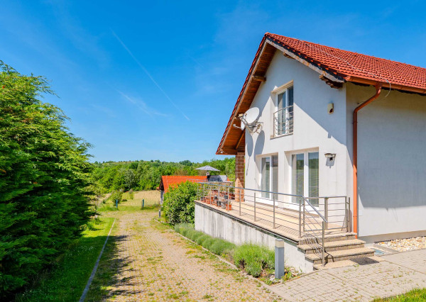 IBA U NÁS!Rodinný 6i dom-sídlo, 9008m2 pozemok, Nová Baňa