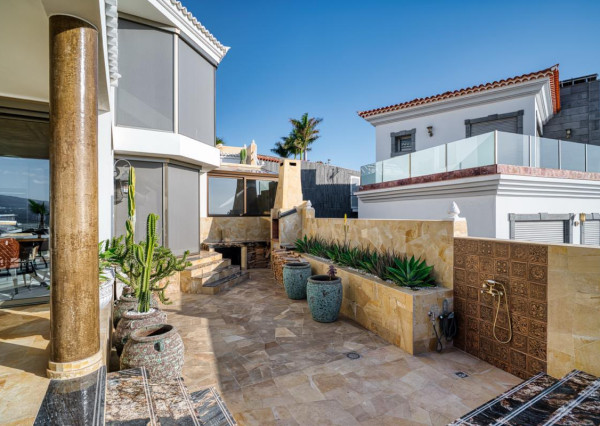 Na predaj výnimočná vila v srdci Tenerife-San Eugénio, 690m2