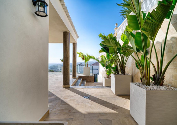 Na predaj výnimočná vila v srdci Tenerife-San Eugénio, 690m2