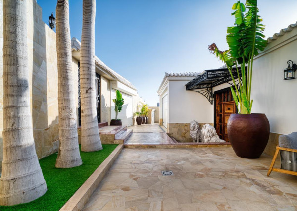 Na predaj výnimočná vila v srdci Tenerife-San Eugénio, 690m2