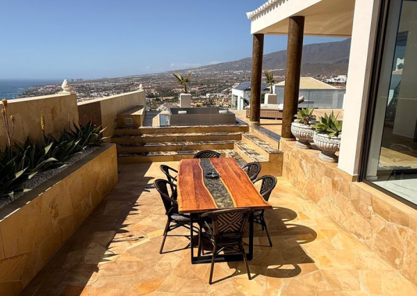Na predaj výnimočná vila v srdci Tenerife-San Eugénio, 690m2