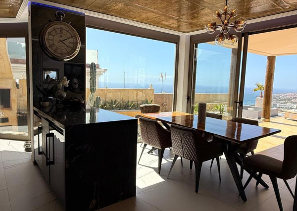 Na predaj výnimočná vila v srdci Tenerife-San Eugénio, 690m2