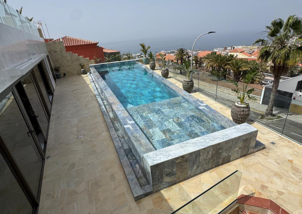 Na predaj výnimočná vila v srdci Tenerife-San Eugénio, 690m2