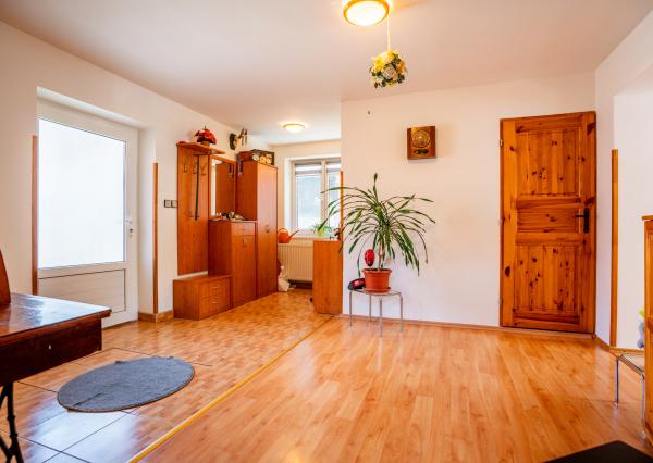 IBA U NÁS! Dom s bazénom a záhradou, 2700 m2, Mor. Lieskové