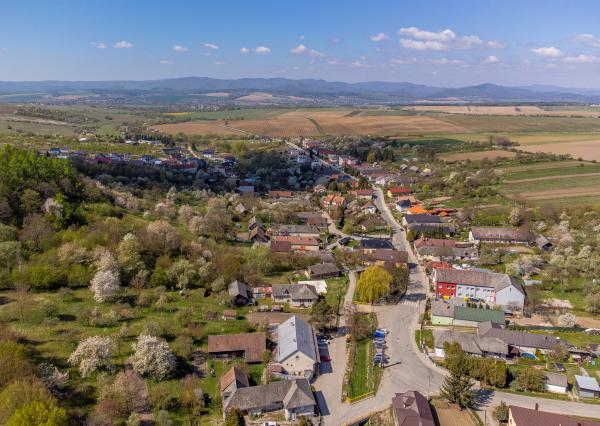 IBA U NÁS! Na predaj RD s pozemkom - 3225m² Varhaňovce