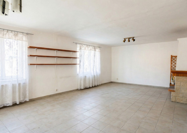 Exkluzívne na predaj dom s potenciálom, 967 m2, Bánovce n/B