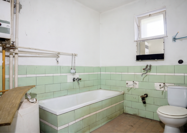 Exkluzívne na predaj dom s potenciálom, 967 m2, Bánovce n/B