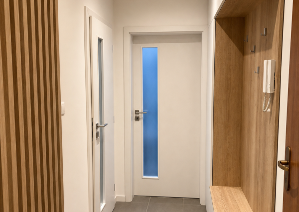 Moderný 2-izbový byt, kompletne zariadený, bez investícií PO