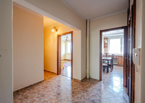 Veľký 5-izbový byt 96 m², Tematínska, Nové mesto nad Váhom