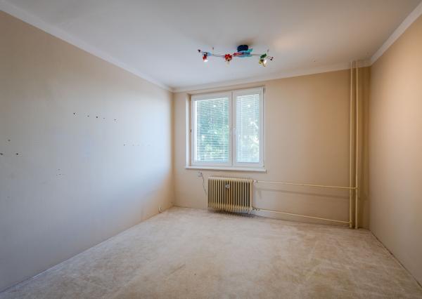 Veľký 5-izbový byt 96 m², Tematínska, Nové mesto nad Váhom