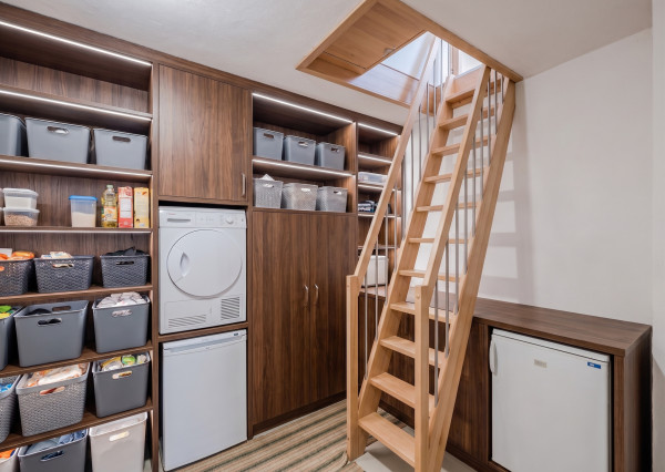 Slnečný 3i rodinný dom s potenciálom , 433m2, Horné Ladce