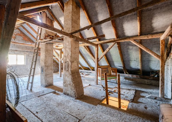 Slnečný 3i rodinný dom s potenciálom , 433m2, Horné Ladce