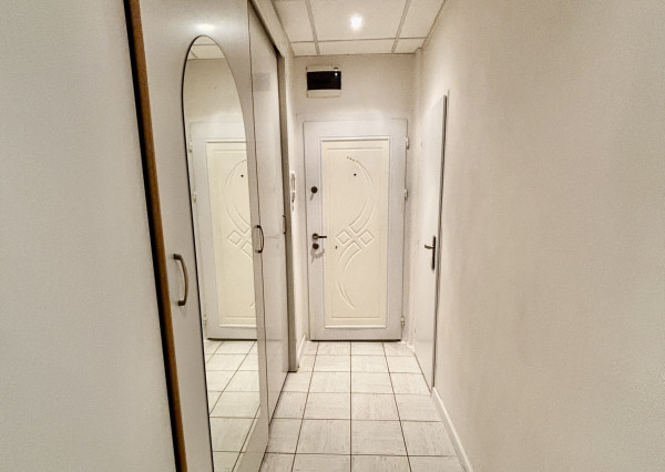 Na predaj 2 izbový byt, balkón, 3 pivnice, tehla, Humenné