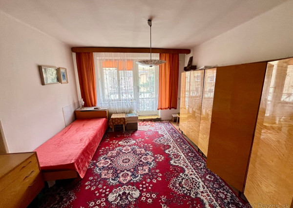 Na predaj 2 izbový tehlový byt, balkón, pôvodný st., Humenné