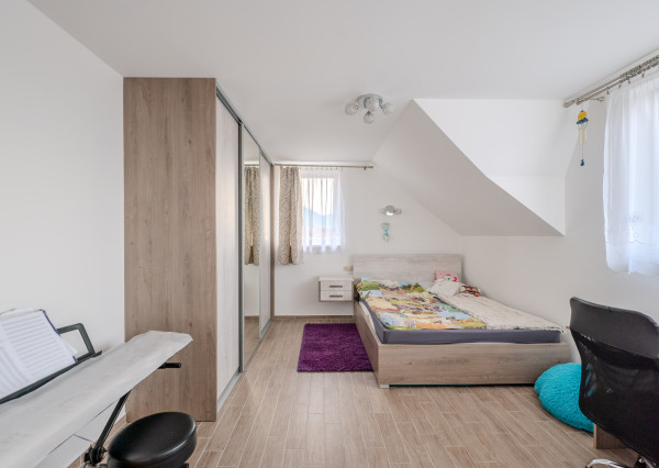 Na predaj priestranný 5i rodinný dom, 190m2, Žilina, Varín