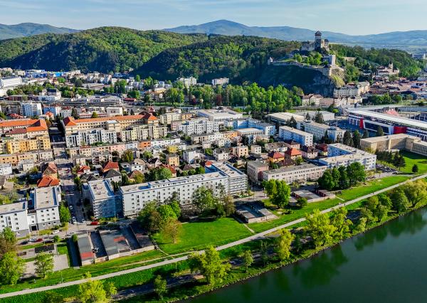 🌞 Priestranný 3-izbový byt | Sihoť, Trenčín | 81 m² 🏡