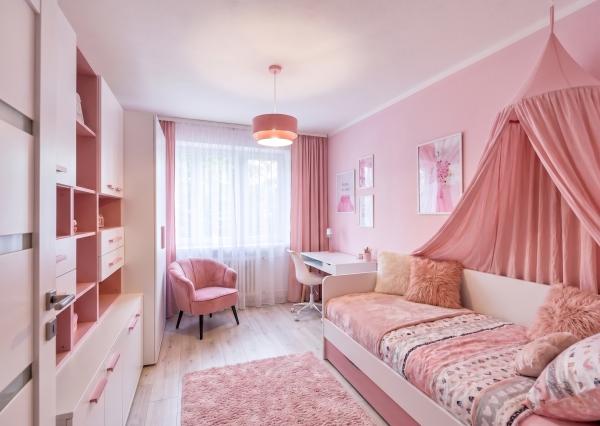Slnečný 3,5i byt s balkónom a lódžiou, Pod Sokolice, Trenčín