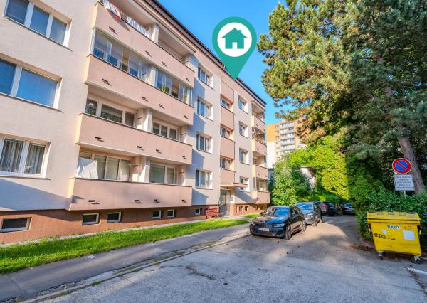 Slnečný 3,5i byt s balkónom a lódžiou, Pod Sokolice, Trenčín