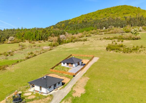 Krásny stavebný slnečný pozemok, 578m2, Prečín, PB