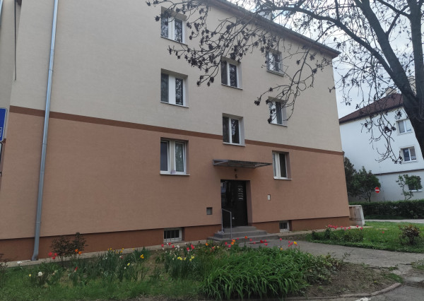 Priestranný 2i byt, 57m2, TOP lokalita Trenčína, Dlhé Hony