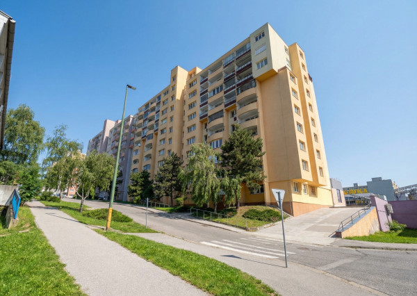 Na predaj zrekonštruovaný 1-izbový byt, Karlová Ves