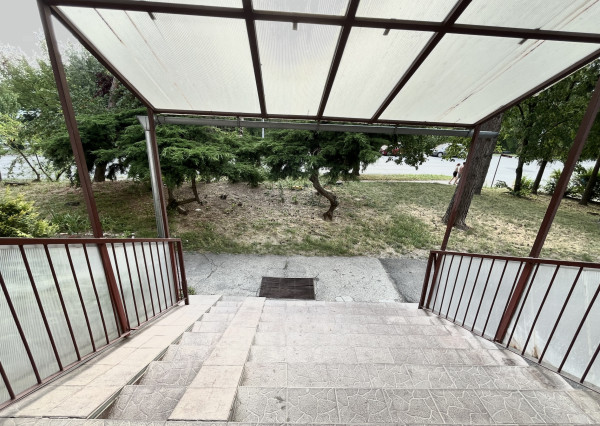 Na predaj zrekonšt. garzonka s krásnym výhľadom, 32m2, TN