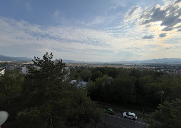 Na predaj zrekonšt. garzonka s krásnym výhľadom, 32m2, TN