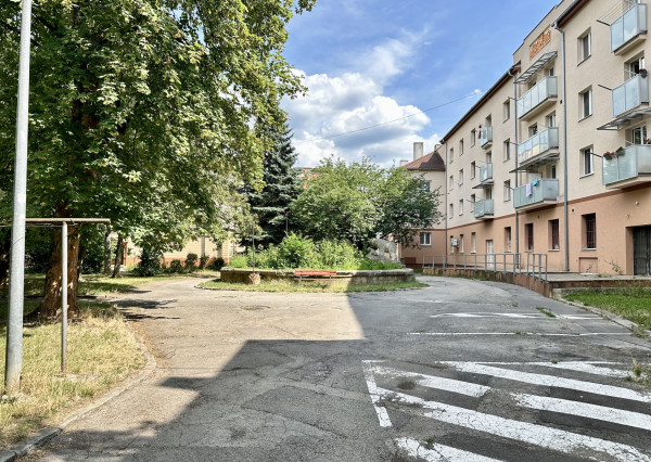 Priestranný 2i byt, 57m2, TOP lokalita Trenčína, Dlhé Hony