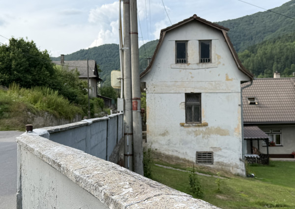 NA PREDAJ! Dom s výhľadmi na Strážovské vrchy-Košecké Rovné