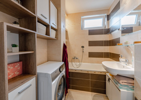 Na predaj krásny 2i byt po rekonštrukcii, 47m2, Devínska n/V