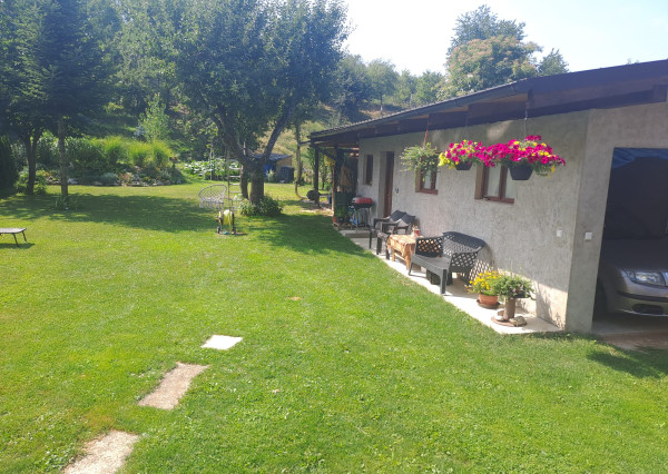 Na predaj 5i veľký rodinný dom, 243 m2, v Kálnici 938m2